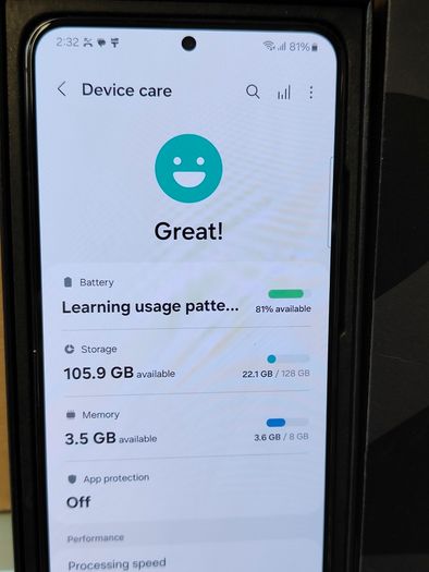 Samsung Galaxy S22+ Plus 128GB Dual sim Factory Unlocked Black Smartphone