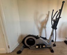 Cross trainer