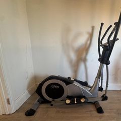 Cross trainer