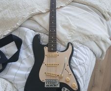 Electric guitar