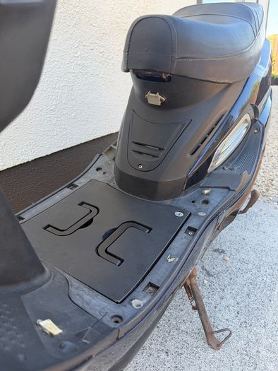 Electric moped
