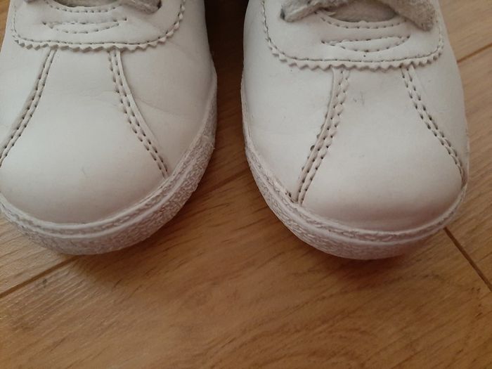 Boys Gola trainers size juniour 11uk