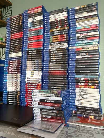 Ps4 &  PS5 game bundle