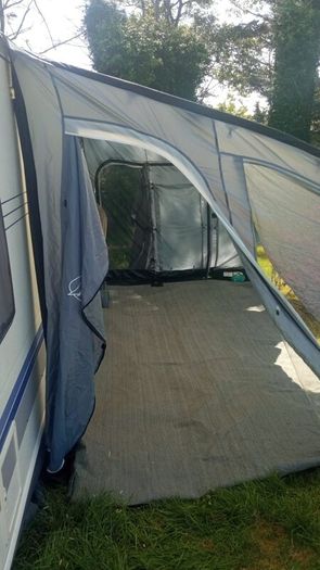 Hobby Prestige Twin Axle Caravan with new Awning