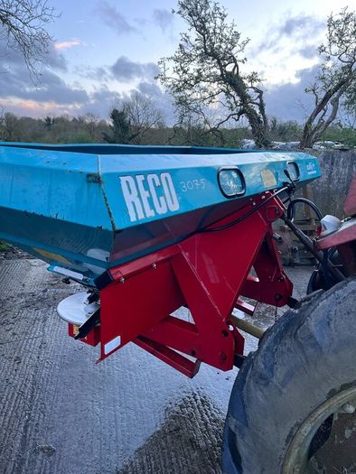 Sulky Fertiliser Spreader