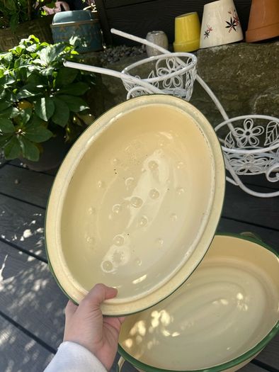 Vintage Beige Enamel Roasting Tin