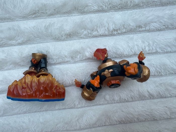 Skylanders Blast Zone Swap Force Magnetic Figure Activision Used Please look at the pictures
