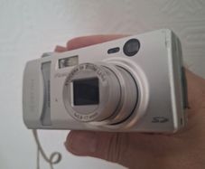 kyocera finecam l3 digital camera with batteries + 2gb card