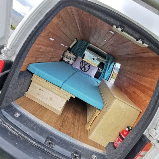 Cosy Volkswagen Caddy Maxi Camper