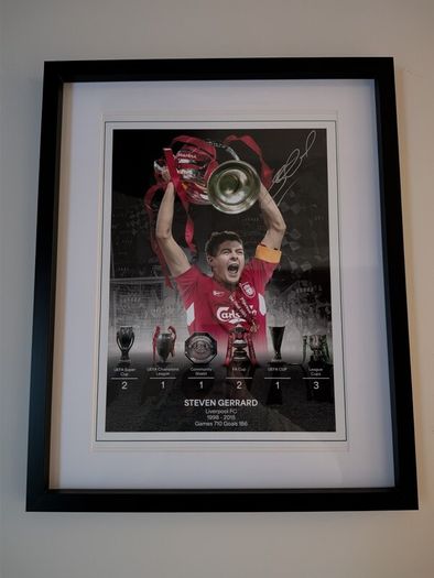 Steven Gerrard Liverpool  FC hand signed photo
