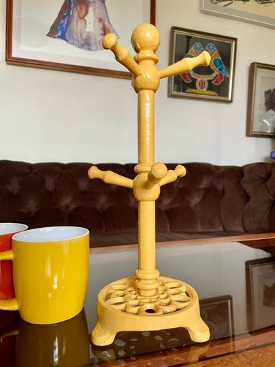 Vintage Traditional Mustard Yellow Cast Iron Mug Tree Holder Rustic Farmhouse Kitchenalia