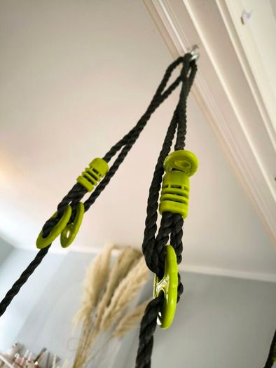 Large Premium Nest Swing. 99 cm. Excellent Condition.