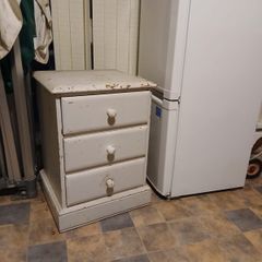 Wooden 3-Drawer bedside table