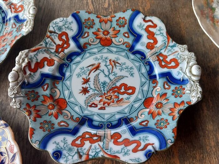 3 Imari plates from 1800s, hand painted, antiques, D18