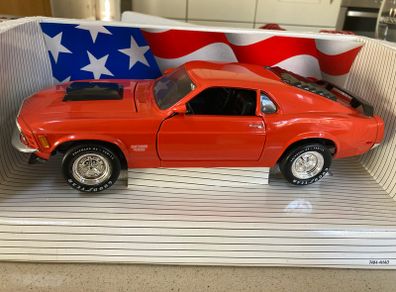 Ford Mustang Scale 1/18 NIB
