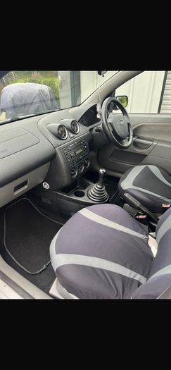 2004 Ford Fiesta