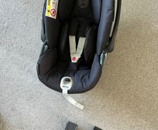 CYBEX Cloud Z Car Seat and Isofix Base