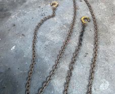 Plate lifter and chains