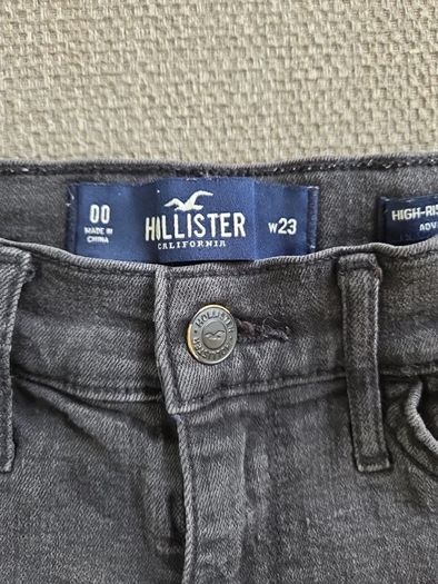 Hollister girls shorts age 12-15 approx, waist 23