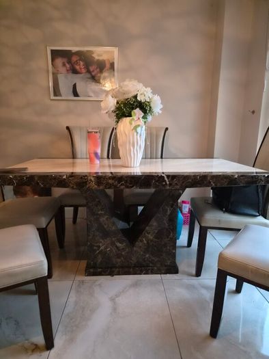 Kitchen Table & Chairs