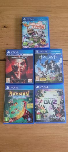 PS4 Pro 1tb + 2 Controllers + Charging Dock + Games