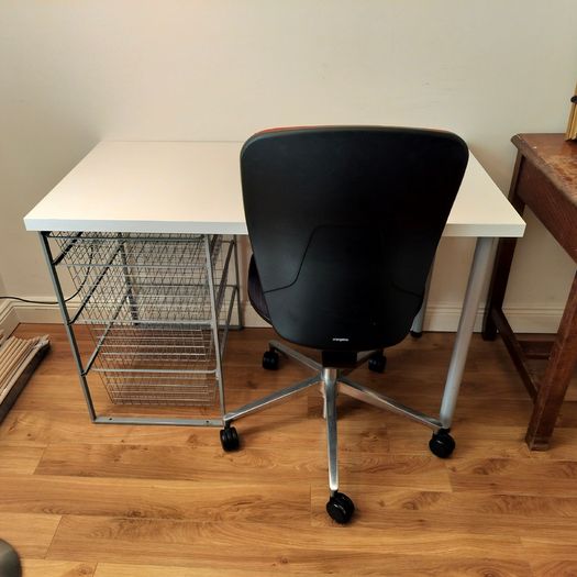 Desk & office chair