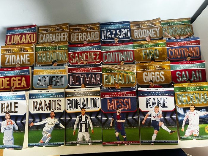 24 Books Ultimate Football Heroes