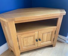 Corner Unit / TV Table