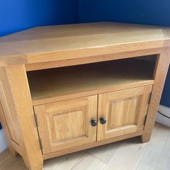 Corner Unit / TV Table