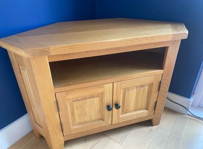 Corner Unit / TV Table