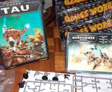 T'AU Empire Fire Warrior + Kroot Carnivore & TAU Codex