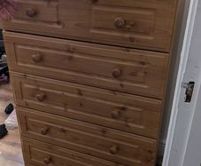 Chest of drawers