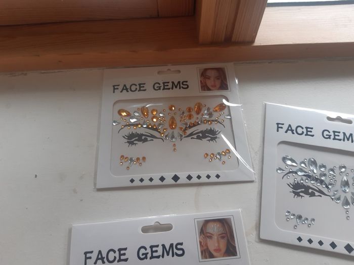 Face gems