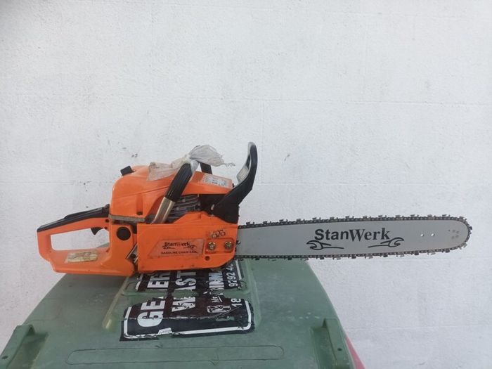 chainsaw