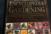 The Royal Horticultural Society Encyclopedia Of Gardening- Christopher Brickell