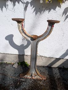 6 metal stands