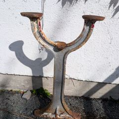 6 metal stands