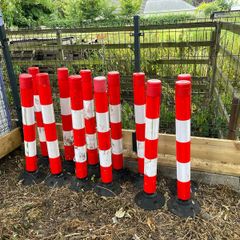 Swingback Reflective Plastic Bollard