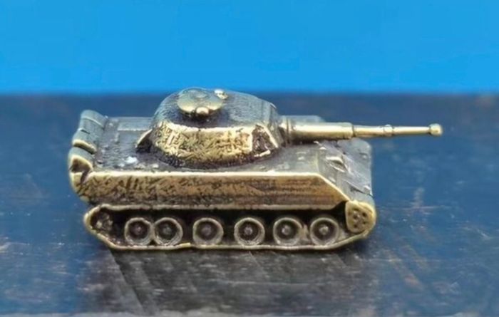 Miniature brass German panther tanks (4) aprox scale 1/350- 1/400 .