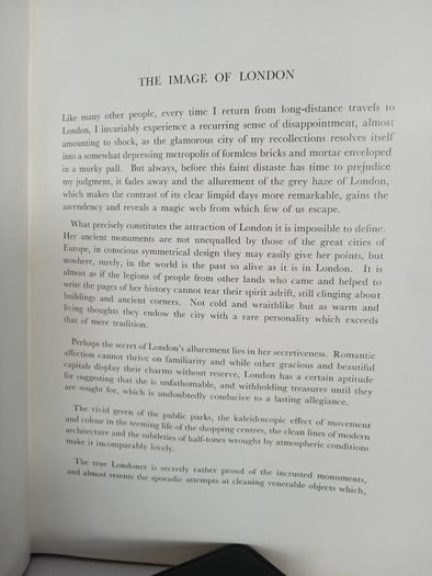 The Image of London: A Hundred Photographs by E. O. Hoppe (PT118)