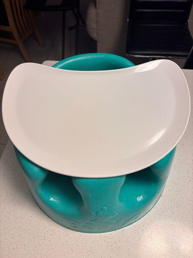Bumbo baby seat (like new)