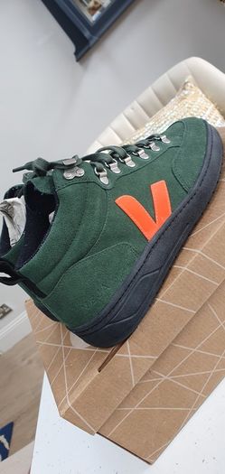 Veja Roraima Cyprus Orange - Fluo Green Sz 40 - Bnib Rrp 185 (Receipt included)