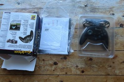 Retro vintage PC Microsoft Microsoft SideWinder game pad controller