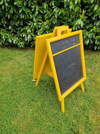 Sandwich board
