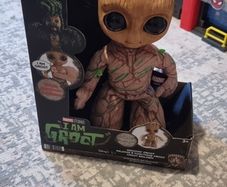 "I Am Groot" Groovin' Groot interactive plush toy