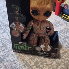 "I Am Groot" Groovin' Groot interactive plush toy