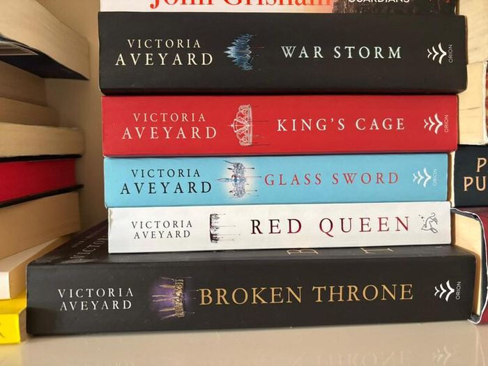 Book Red Queen Victoria Aveyard Full Series