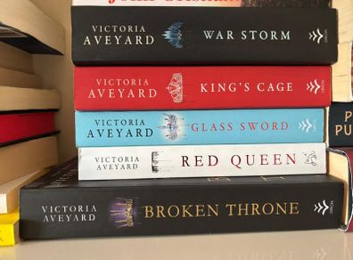 Book Red Queen Victoria Aveyard Full Series
