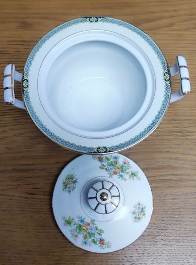 Sugar bowl & Lid