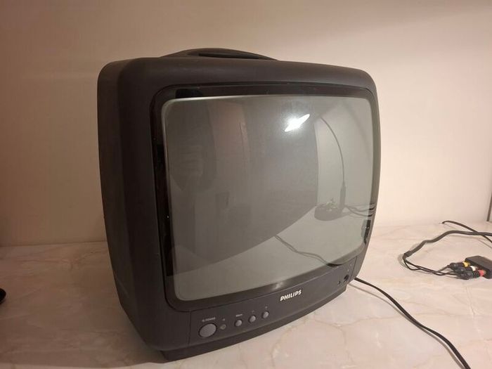 Philips 14" CRT TV (2 of 2)